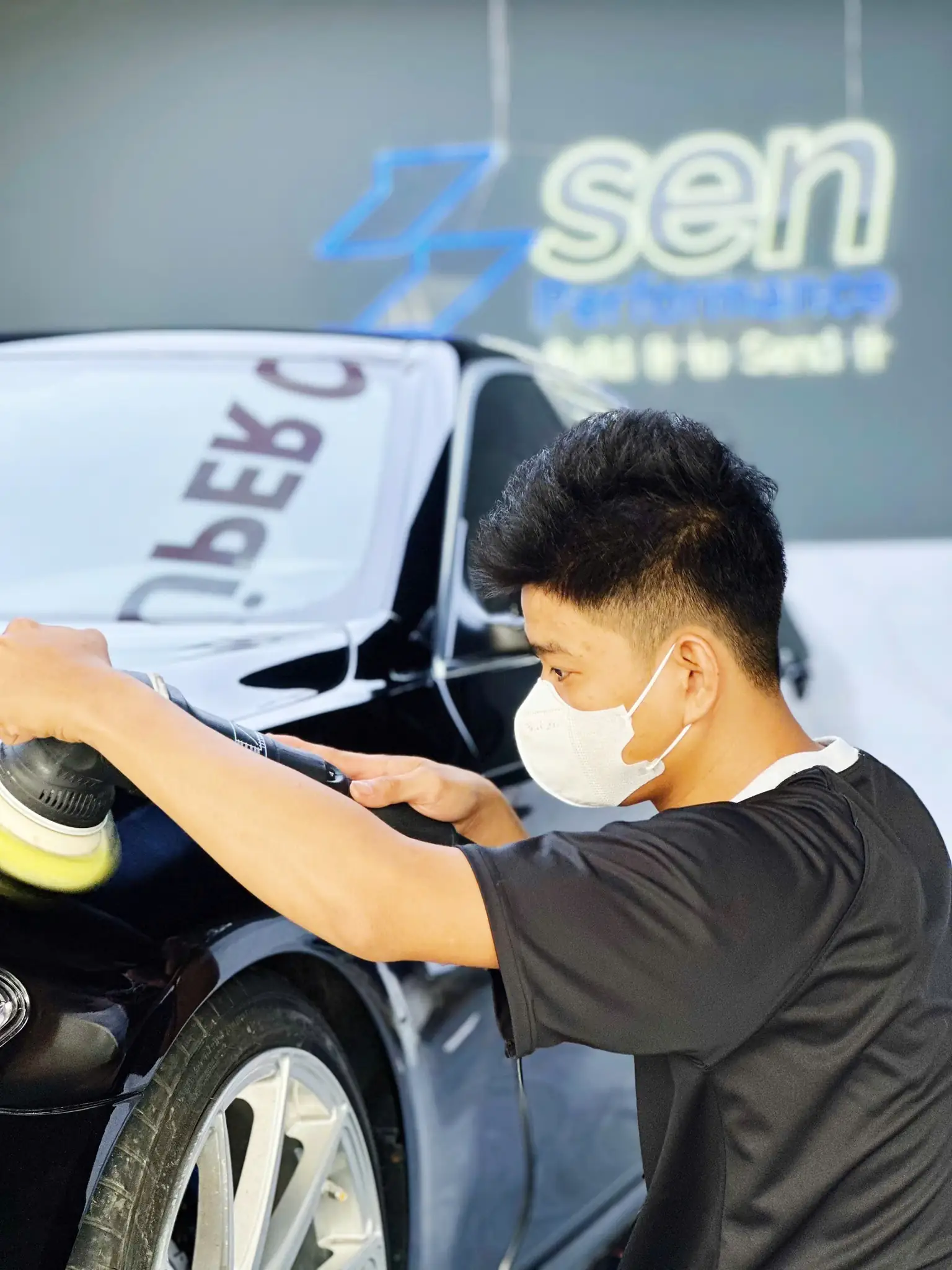 Đánh bóng hiệu chỉnh sơn bằng máy tại Sen Performance